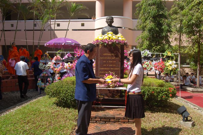 ../Picture/2552/DSC_0125 (Medium).JPG